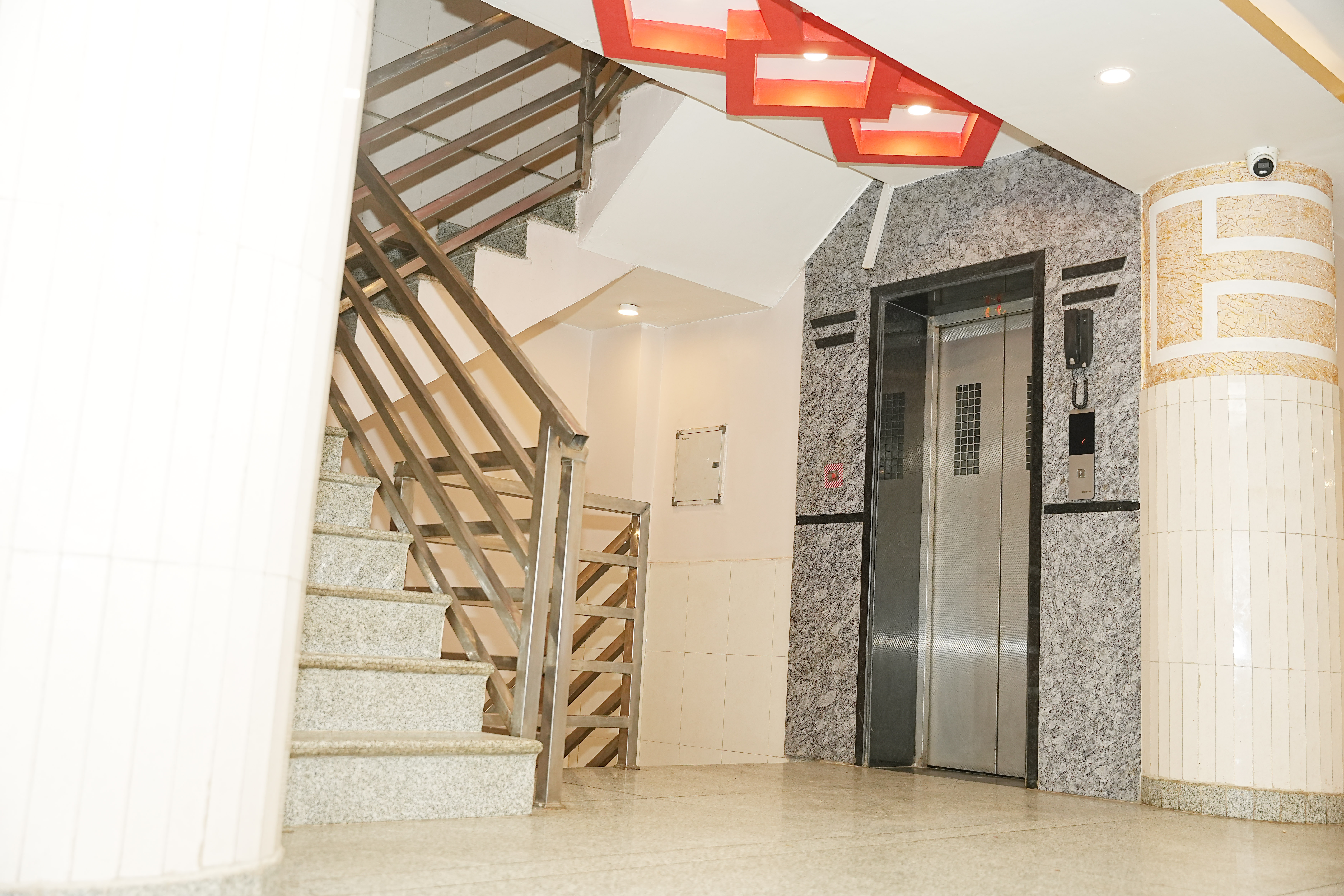 Hotel JS Pashupati - Comfortable Family Suite